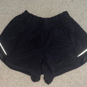 lululemon hotty hot shorts size 6
